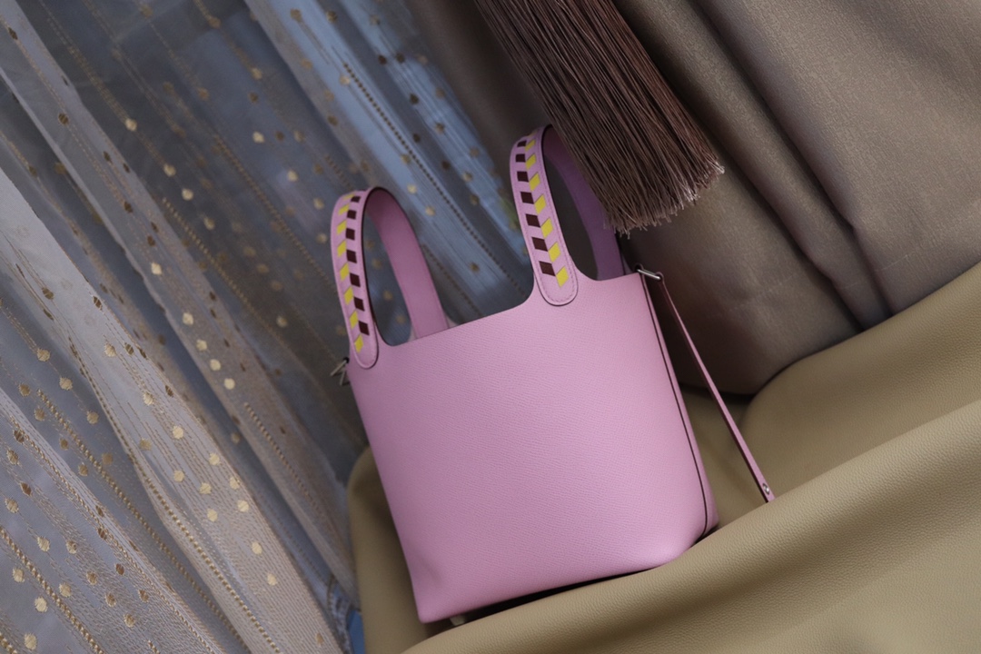 에르메스 피코탄18 레더 트레사쥬 모브실베스트레 앱송